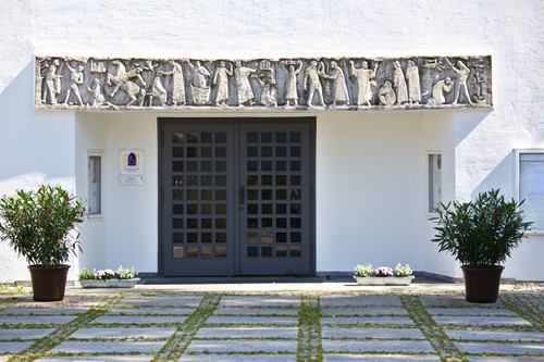 Betonrelief Hoefer-Purkhold Traunreut